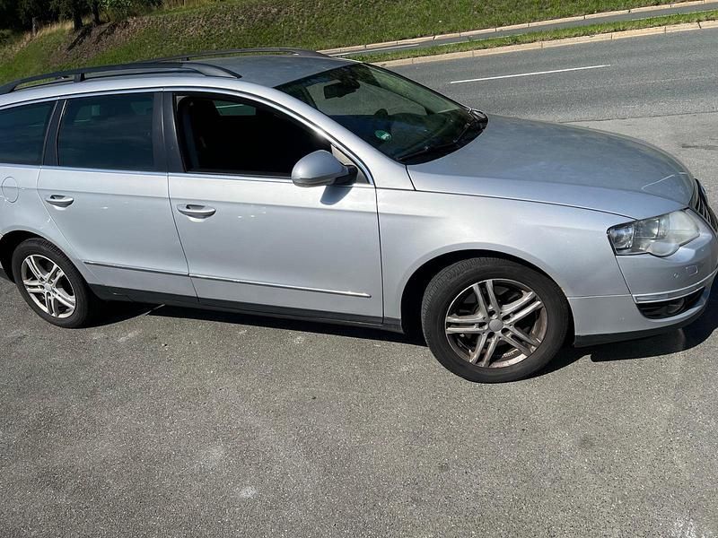 Silber Gebraucht 2010 VW Passat Kombi | 1.800 € (Superpreis) - Bild 1/4