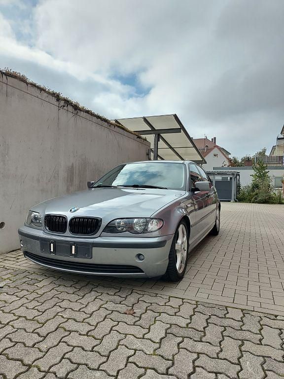 Grau Gebraucht 2003 BMW 318 M Sport Limousine | 4.700 € (Fairer Preis) - Bild 1/4
