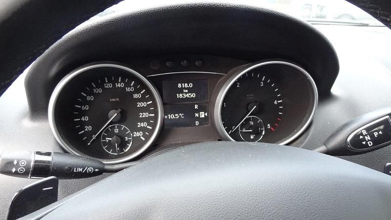 Gebraucht Mercedes ML350 170 PS (125 kW) 2010 Schwarz SUV