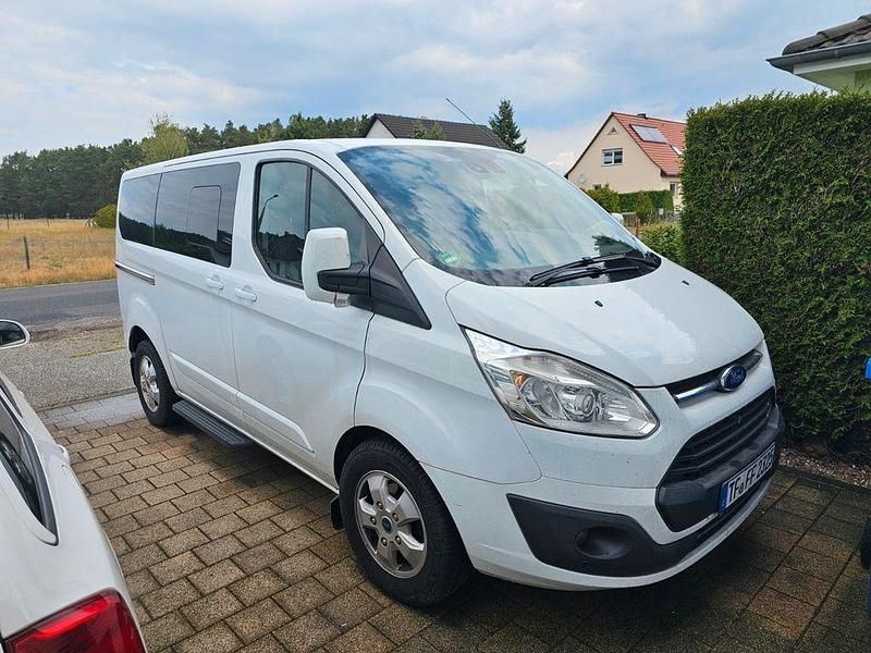 Weiß Gebraucht 2016 Ford Tourneo Custom Van / Kleinbus | 18.000 € (Fairer Preis) - Bild 1/3