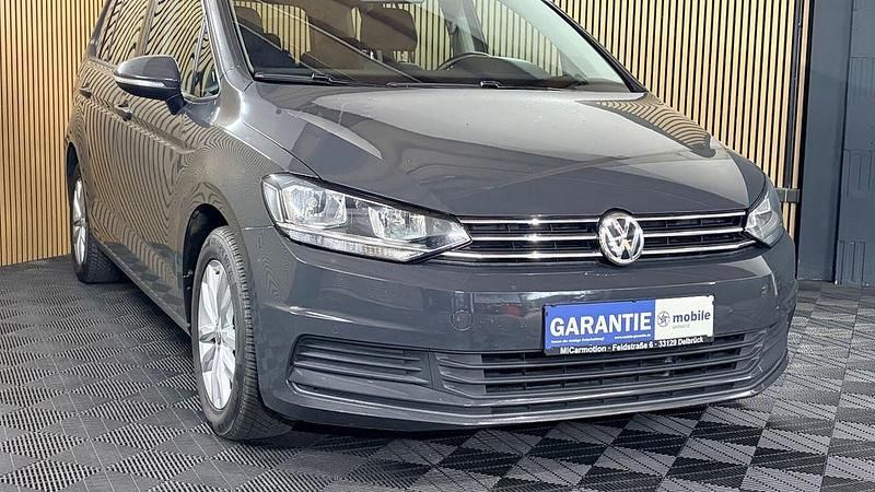 Gebraucht VW Touran Comfortline 150 PS (110 kW) 2019 Grau Van / Kleinbus
