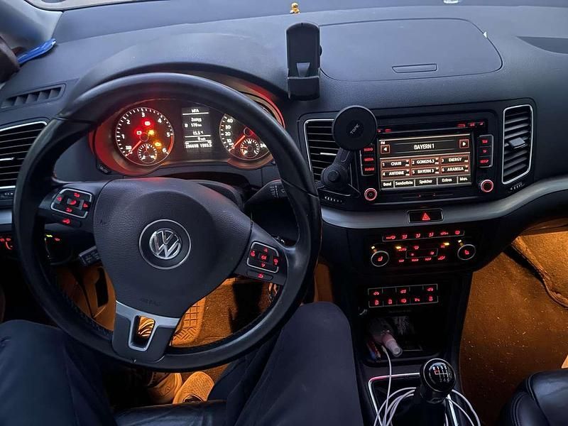 Gebraucht VW Sharan Highline 140 PS (102 kW) 2012 Weiß Van / Kleinbus