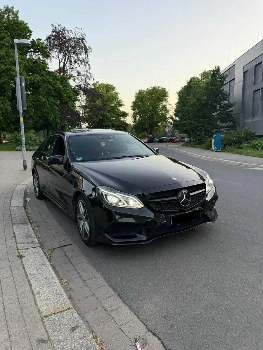 Gebraucht Mercedes E350 AMG line 258 PS (189 kW) 2016 Schwarz Limousine