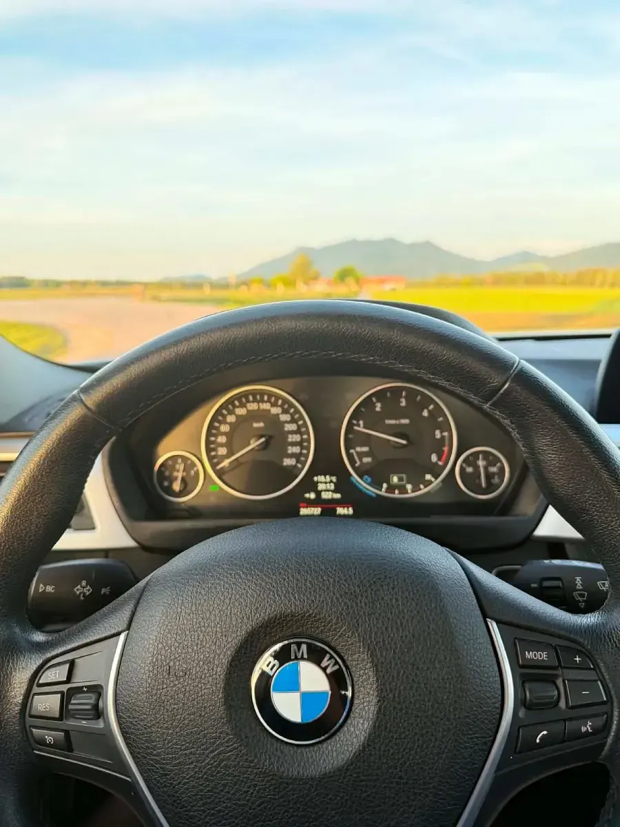Gebraucht BMW 320 Comfort Edition 184 PS (135 kW) 2012 Weiß Kombi
