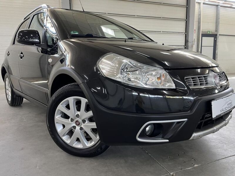 Schwarz Gebraucht 2010 Fiat Sedici Emotion SUV | 6.980 € - Bild 1/4
