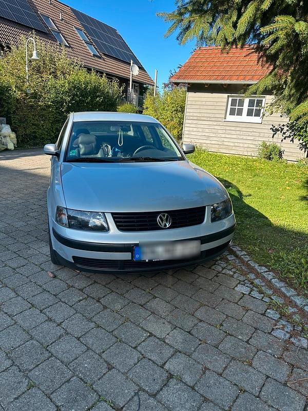 Silber Gebraucht 1998 VW Passat Limousine | 5.100 € - Bild 1/4