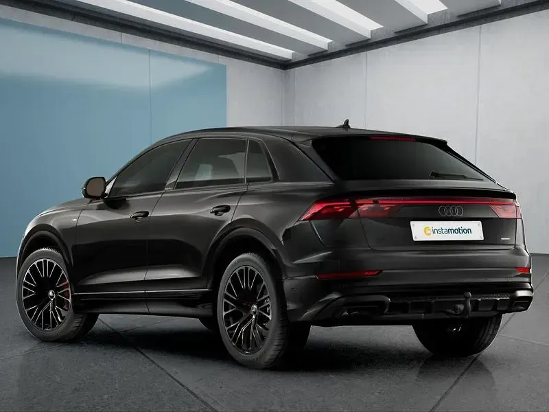 Gebraucht Audi Q8 286 PS (210 kW) 2025 Schwarz SUV