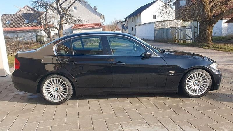 Gebraucht BMW 320 150 PS (110 kW) 2005 Schwarz Limousine