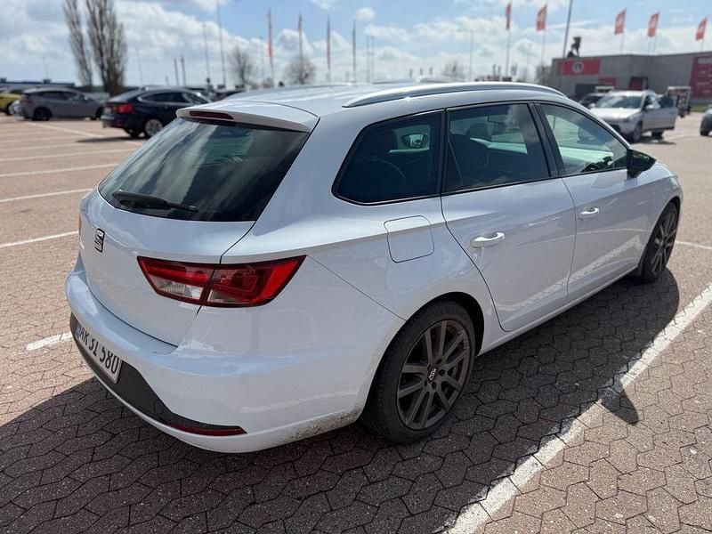 Używany Seat Leon ST FR 150 KM (110 kW) 2014 Biały Kombi