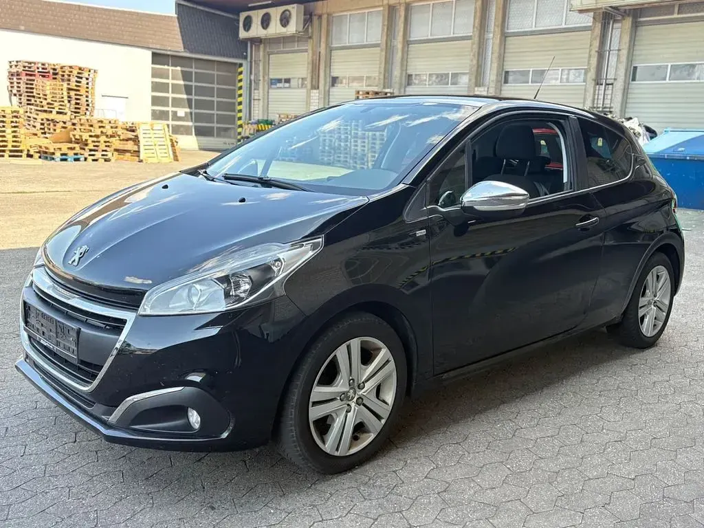 Gebraucht Peugeot 208 Style 82 PS (60 kW) 2016 Schwarz Kleinwagen