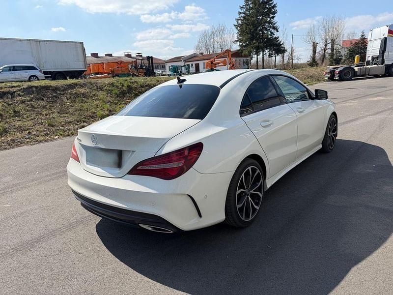 Gebraucht Mercedes CLA220 177 PS (130 kW) 2016 Weiß Limousine