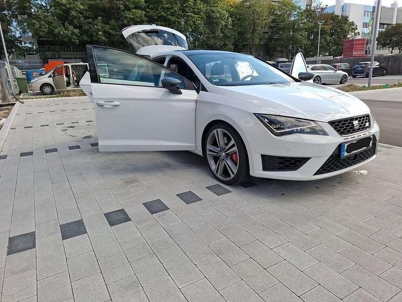 Weiß Gebraucht 2016 Cupra Leon Limousine | 17.700 € (Guter Preis) - Bild 1/4