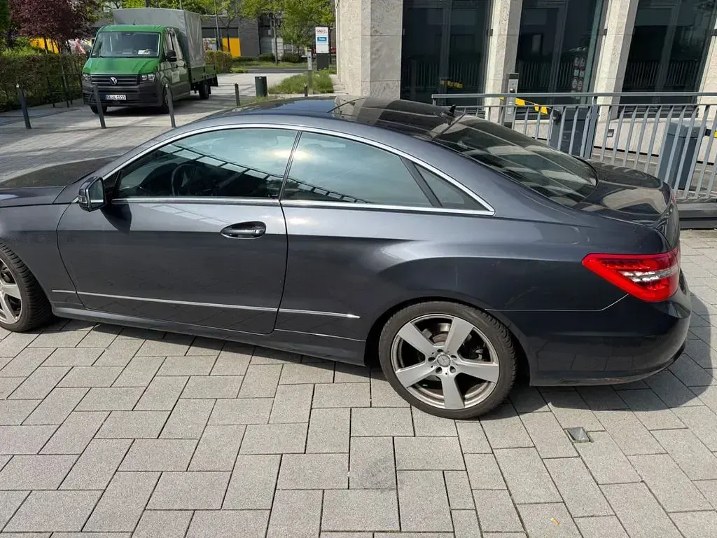 Second-hand Mercedes E200 Elegance 184 CP (135 kW) 2013 Gri Coupe