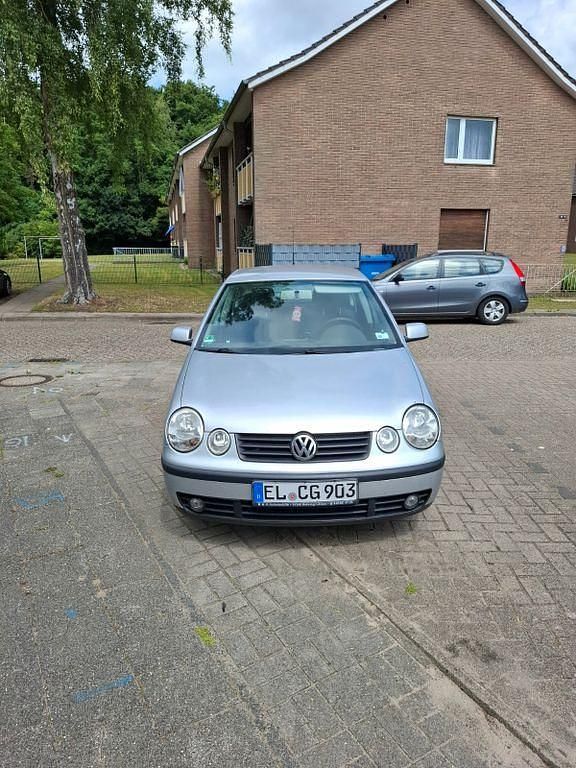 Silber Gebraucht 2004 VW Polo Basis Limousine | 1.600 € (Fairer Preis) - Bild 1/4