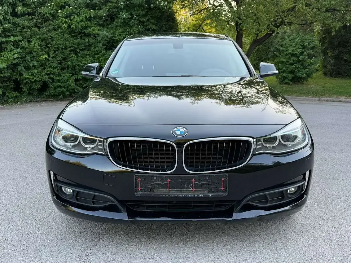 Gebraucht BMW 320 Sport Line 184 PS (135 kW) 2013 Schwarz Limousine