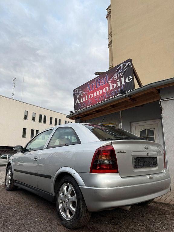 Grau Gebraucht 2004 Opel Astra Njoy Limousine | 2.000 € (Guter Preis) - Bild 1/4