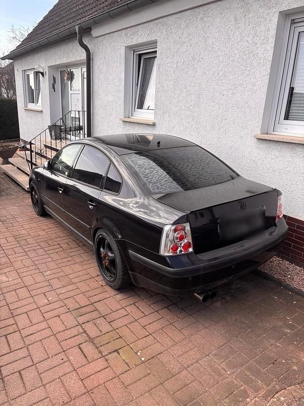 Gebraucht VW Passat 101 PS (74 kW) 1997 Schwarz Limousine