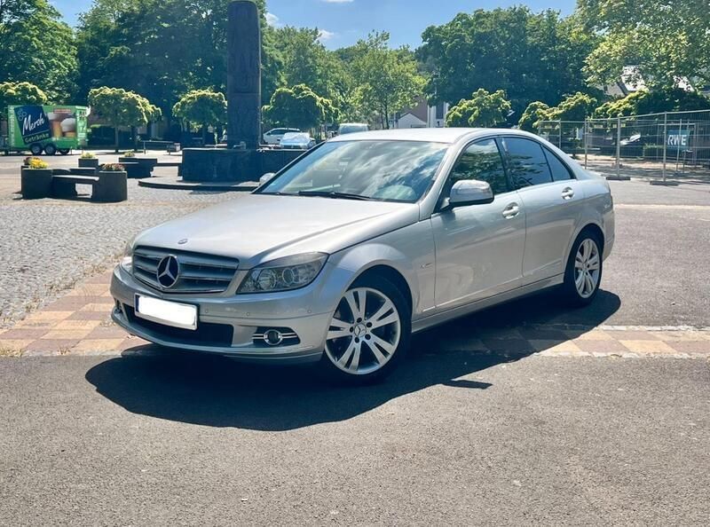 Silber Gebraucht 2009 Mercedes C200 Limousine | 7.600 € (Fairer Preis) - Bild 1/4