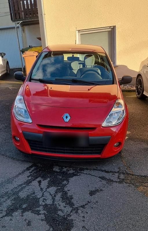 Gebraucht Renault Clio II 75 PS (55 kW) 2009 Rot Kleinwagen