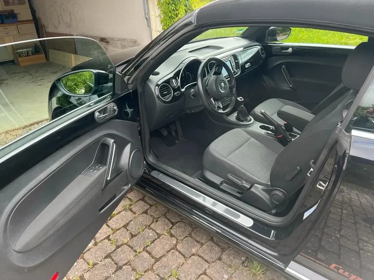 Gebraucht VW Beetle Cabriolet 105 PS (77 kW) 2015 Schwarz Cabrio