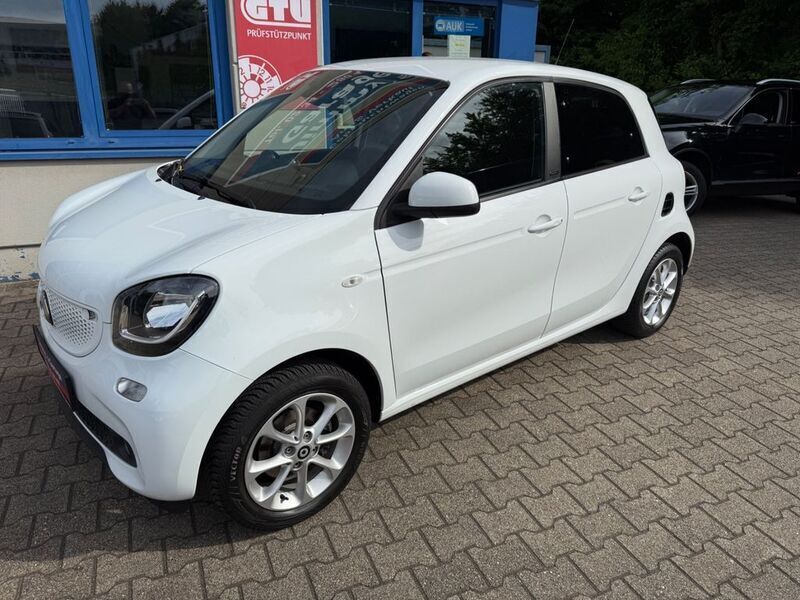 Weiß Gebraucht 2019 Smart ForFour Basis Limousine | 14.999 € (Etwas zu teuer) - Bild 1/4