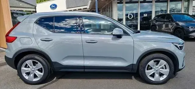 Gebraucht Volvo XC40 Core 163 PS (119 kW) 2024 Vapour grey SUV