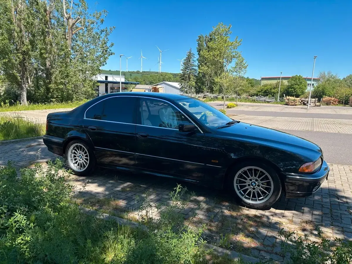 Gebraucht BMW 523 170 PS (125 kW) 1998 Schwarz Limousine