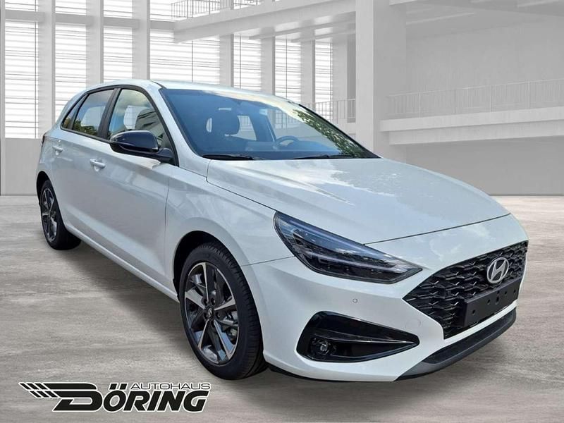 Gebraucht Hyundai i30 Advantage 101 PS (74 kW) 2024 Serenity white / mic Limousine