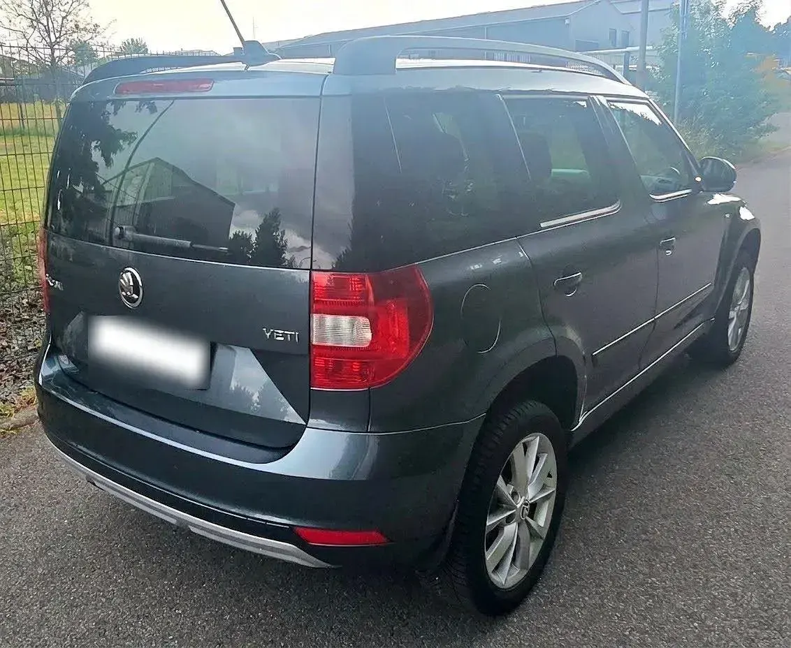 Gebraucht Skoda Yeti Joy 110 PS (80 kW) 2016 Grau SUV