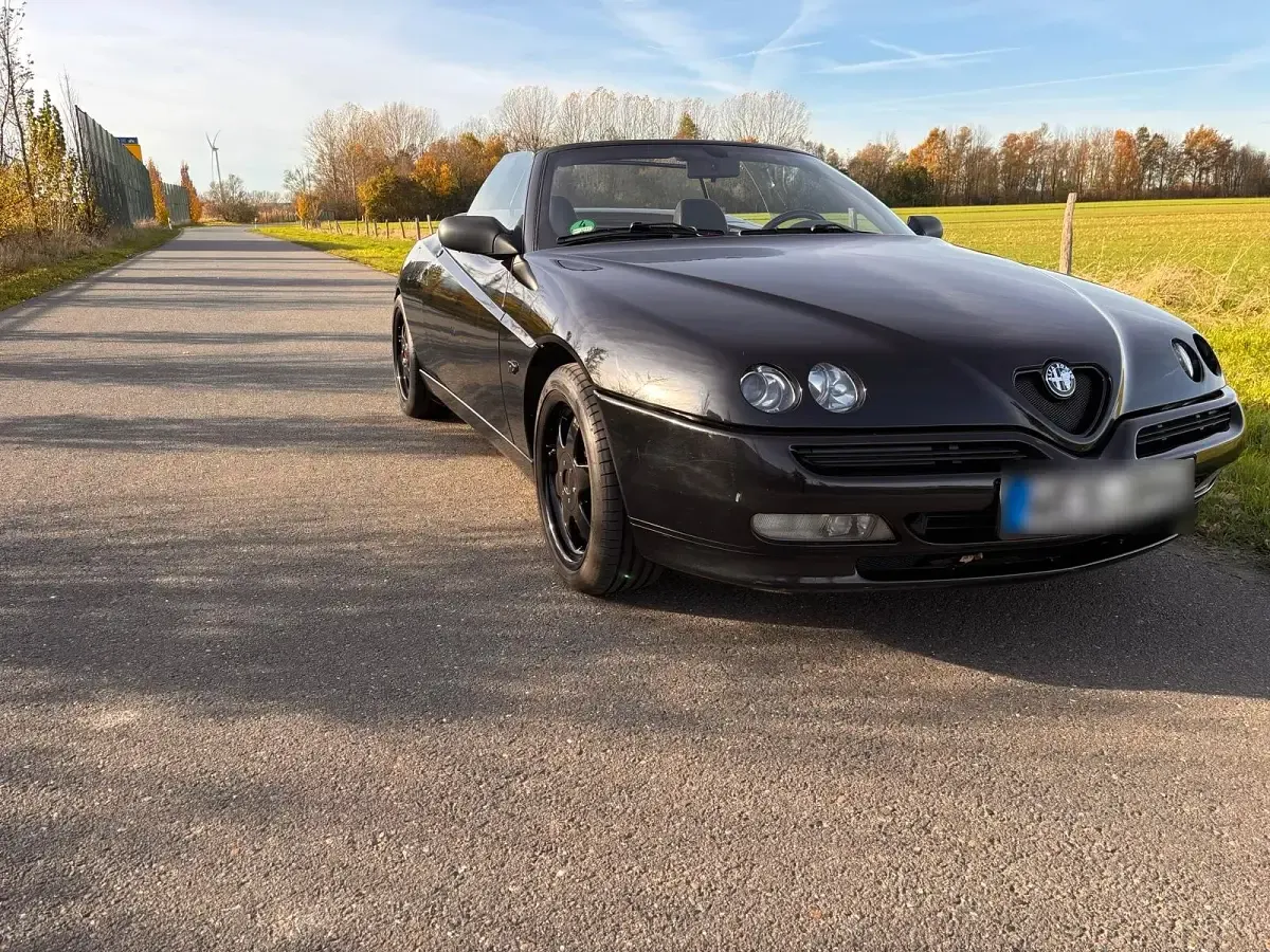 Gebraucht Alfa Romeo Spider 150 PS (110 kW) 2001 Schwarz Cabrio
