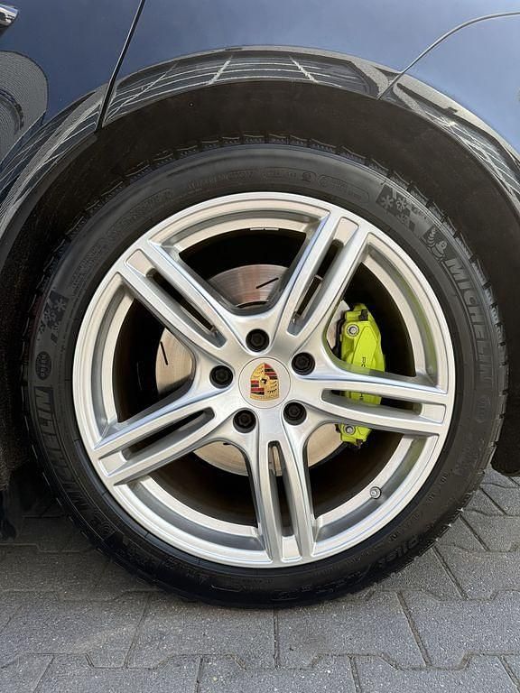 Schwarz Gebraucht 2019 Porsche Panamera S E-Hybrid Sport Turismo Limousine | 57.980 € (Fairer Preis) - Bild 1/4