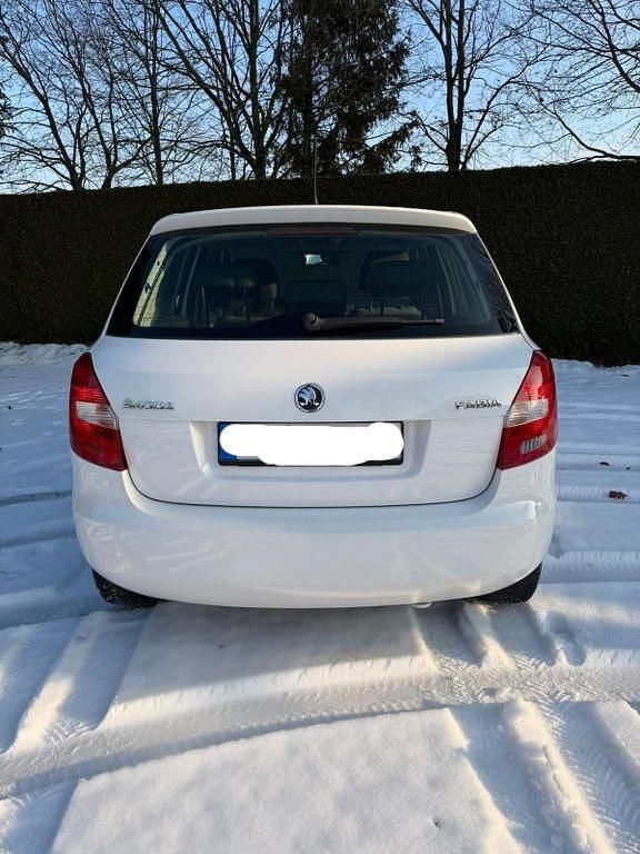 Gebraucht Skoda Fabia Fresh 60 PS (44 kW) 2013 Weiß Limousine