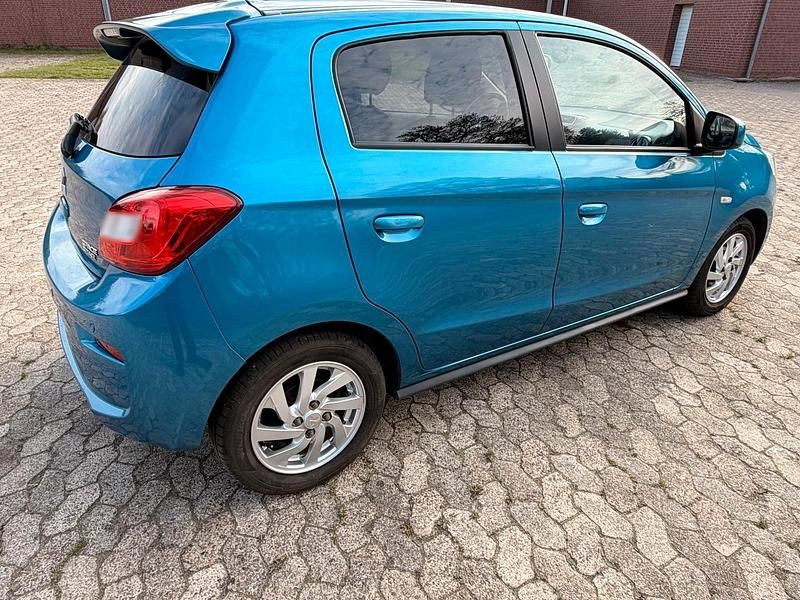Gebraucht Mitsubishi Space Star 80 PS (58 kW) 2016 Blau Kleinwagen