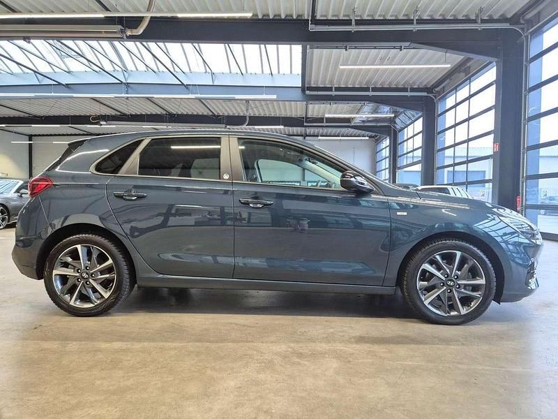 Gebraucht Hyundai i30 Edition 30+ 159 PS (116 kW) 2021 Dark teal metallic Limousine