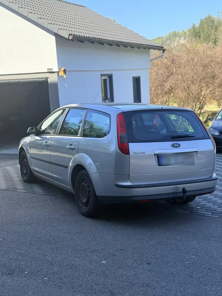 Brugt Ford Focus 101 HK (74 kW) 2006 Sølv Stationcar