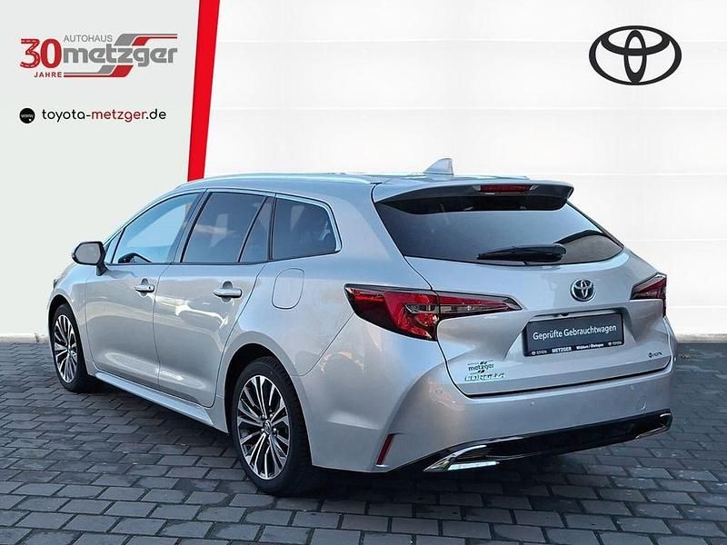 Gebraucht Toyota Corolla Team 141 PS (103 kW) 2024 Silber Kombi
