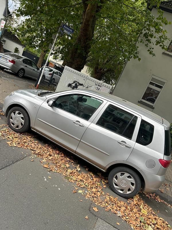 Silber Gebraucht 2005 Mazda 2 Kleinwagen | 600 € (Fairer Preis) - Bild 1/3