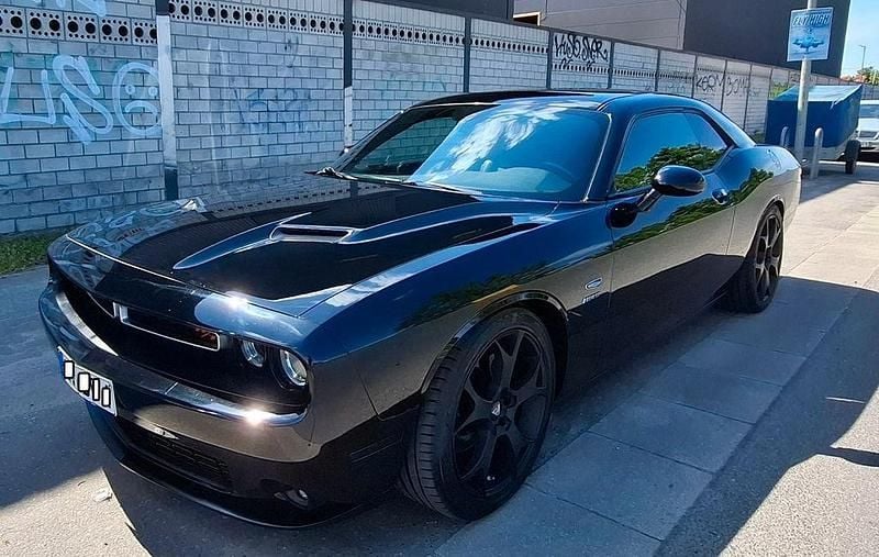 Schwarz Gebraucht 2017 Dodge Challenger Coupé | 31.590 € (Etwas zu teuer) - Bild 1/4