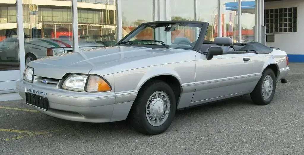 Gebraucht Ford Mustang 106 PS (77 kW) 1993 Silber metallic Cabrio