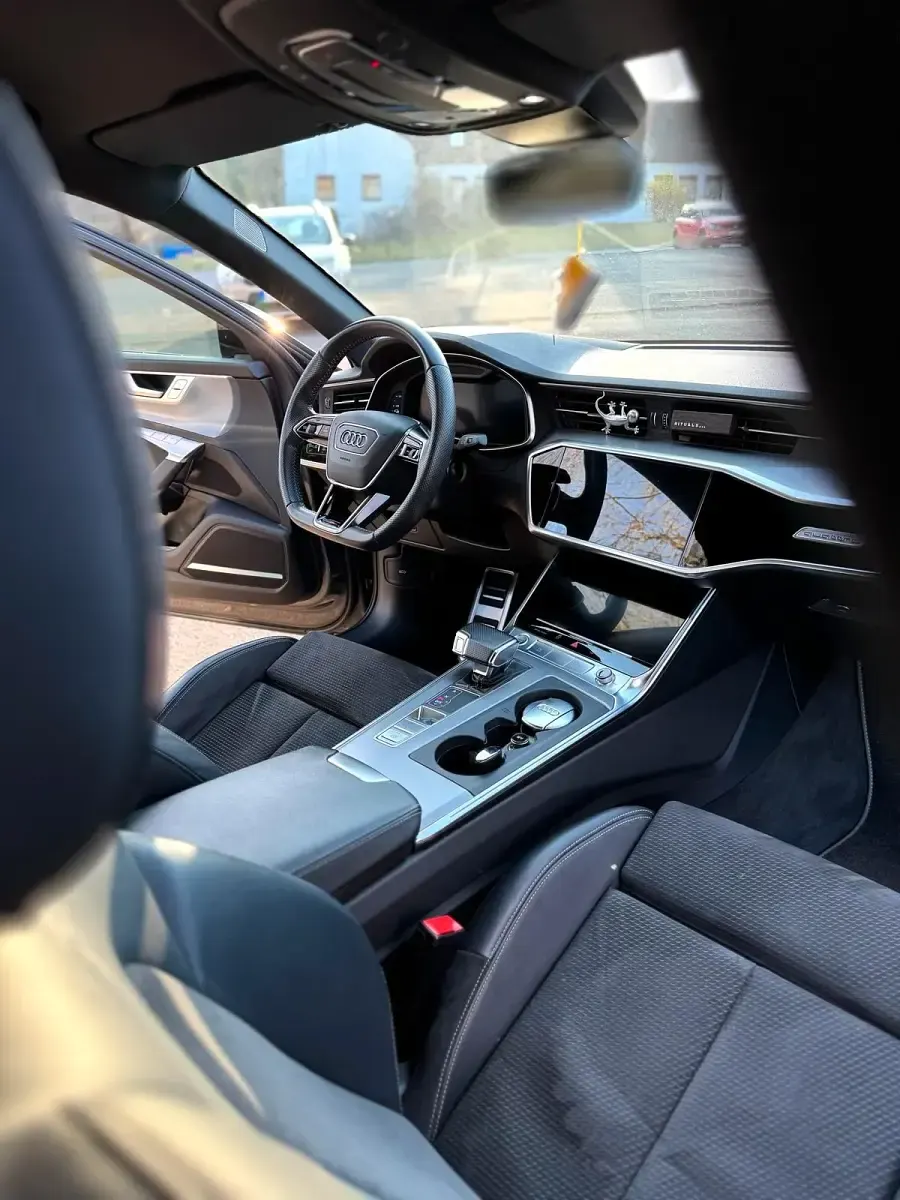 Gebraucht Audi A6 Ambiente 367 PS (269 kW) 2020 Silber Limousine