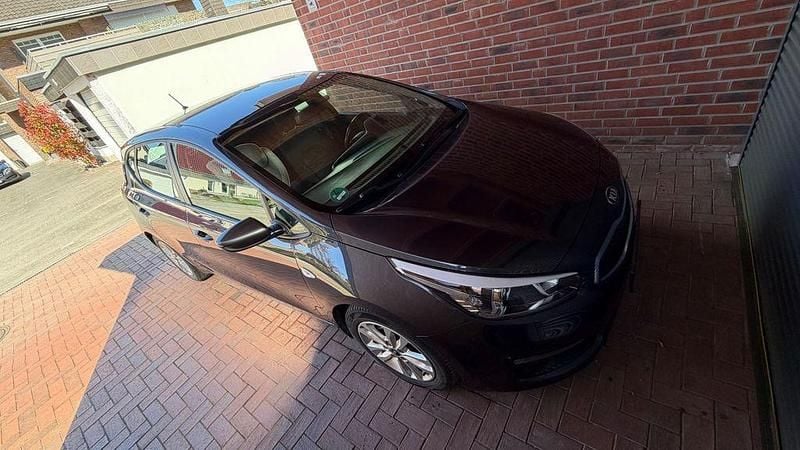 Gebraucht Kia Ceed Edition 7 99 PS (72 kW) 2016 Grau Kleinwagen