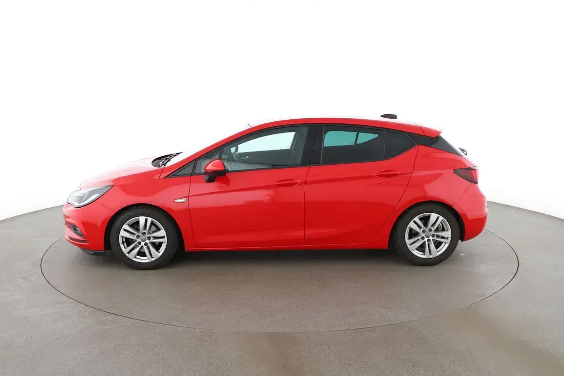 Gebraucht Opel Astra Active 105 PS (77 kW) 2017 Rot Limousine