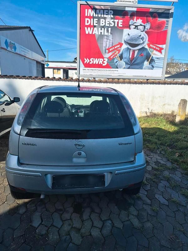 Gebraucht Opel Corsa 80 PS (58 kW) 2006 Silber Kleinwagen