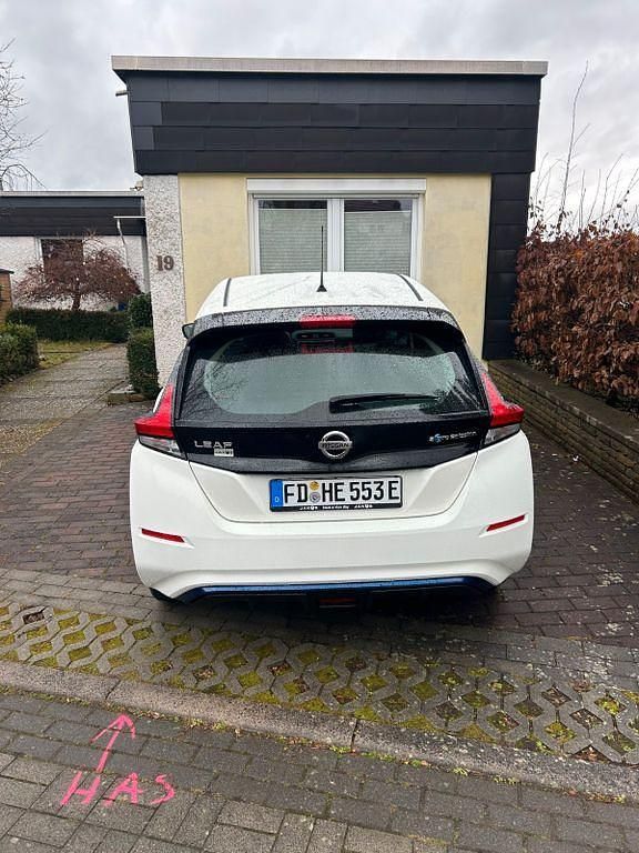 Gebraucht Nissan Leaf Visia 110 kW (150 PS) 2021 Weiß Kleinwagen