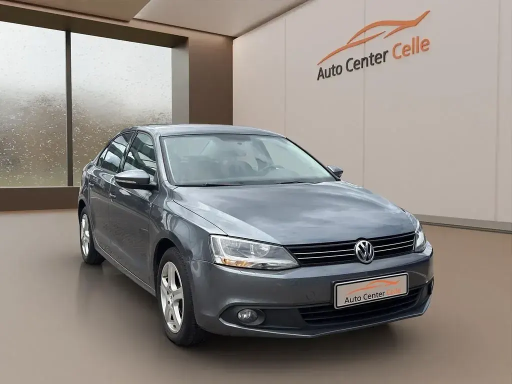 Gebraucht VW Jetta Comfortline 105 PS (77 kW) 2012 Grau Limousine
