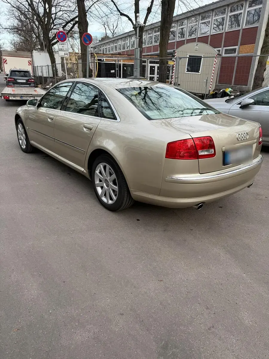 Gebraucht Audi A8 260 PS (191 kW) 2005 Gold Limousine