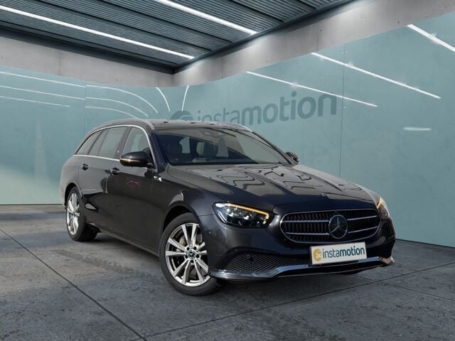 Grau Gebraucht 2022 Mercedes E400 Avantgarde Kombi | 55.950 € (Teuer) - Bild 1/2
