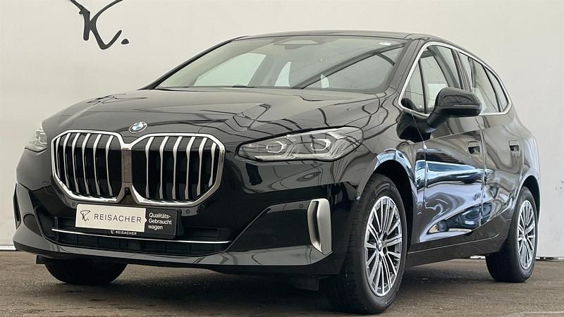 Saphirschwarz metallic Gebraucht 2024 BMW 220 Efficient Dynamics | 34.990 € (Fairer Preis) - Bild 1/4