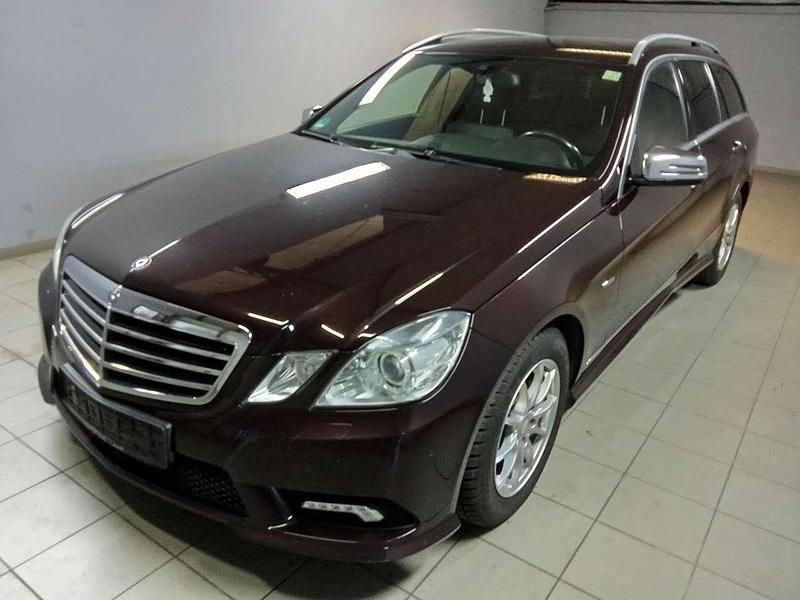 Cupritbraun metalliclack Gebraucht 2011 Mercedes E220 Kombi | 11.900 € (Fairer Preis) - Bild 1/4