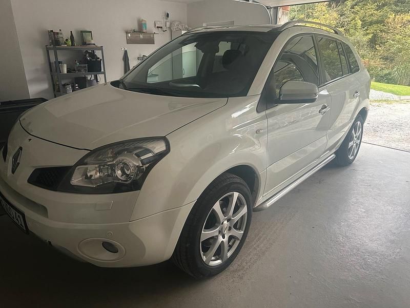 Weiß Gebraucht 2010 Renault Koleos SUV | 5.200 € (Fairer Preis) - Bild 1/4